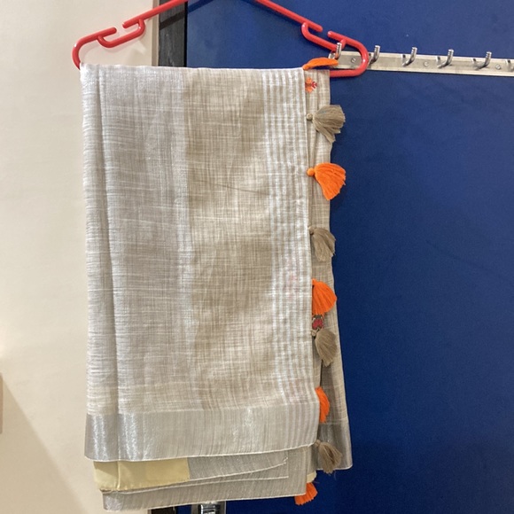 Womenswear Silk Cotton Designer Sari with stitched blouse bust size 34-36 inches - Picture 3 of 4